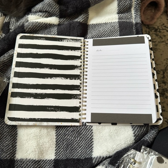 Stylish Spiral Notebook with Fashion Illustration - Picture 4 of 5